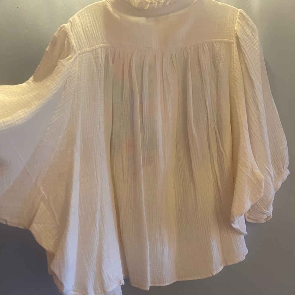NWOT Easel Embroidered Floral Off White Blouse in Small - Picture 5 of 12